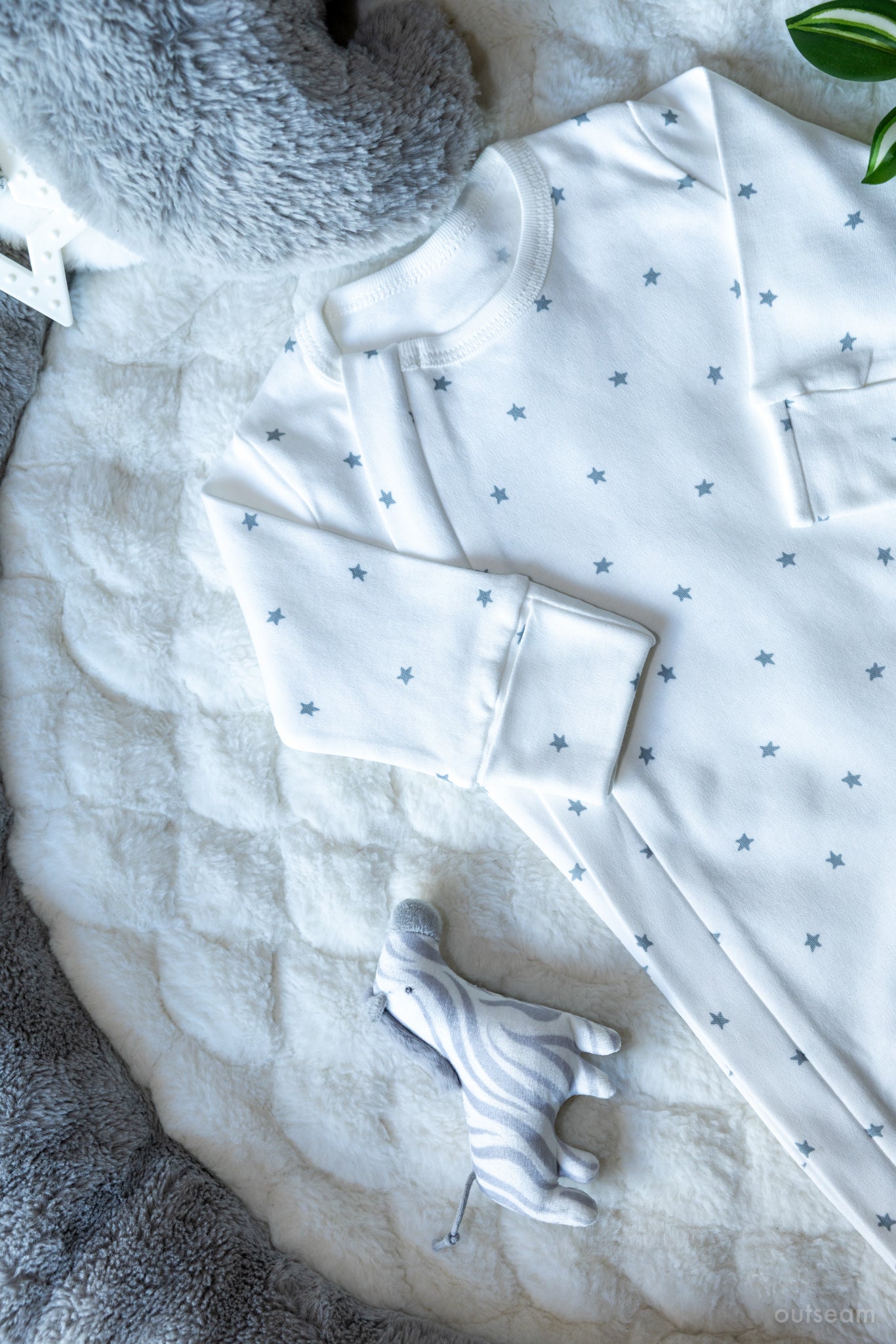 Outseam Sleepsuit Zipper Grey Stars — detail view 2